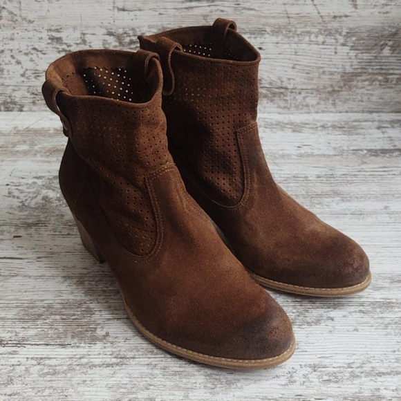 🟨Like New n.d.c. Made by Hand Suede Booties - Picture 7 of 13